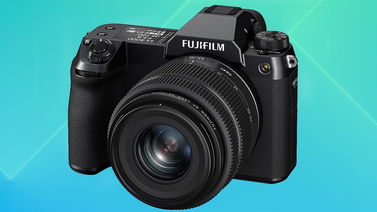 Black Friday 2022 camera deal: $800 off Fujifilm bundle