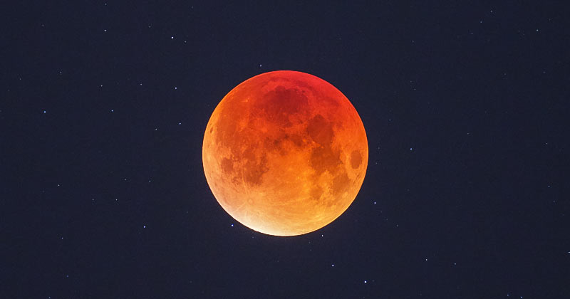How To Photograph the Total Lunar Eclipse