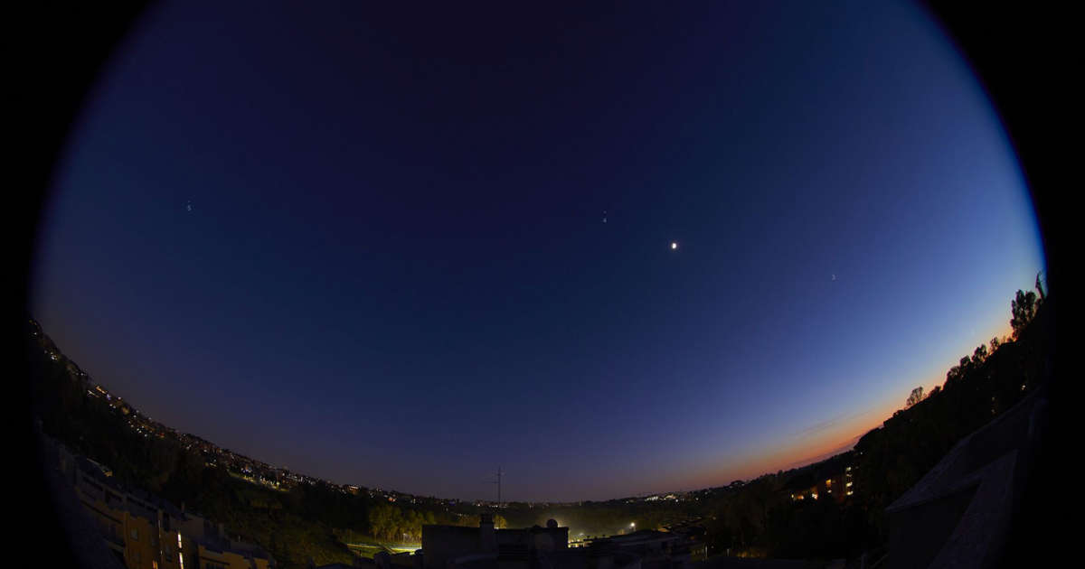 See the rare 'planet parade' of 5 naked-eye planets in these photos by an astronomer