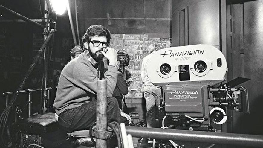 George Lucas operating a Panavision PSR-200 camera on the original Star Wars