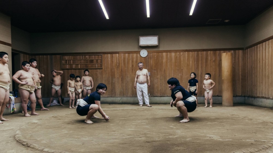 KG+ photo awards highlight sumo, Hindu festivals and coexistence between humans and nature