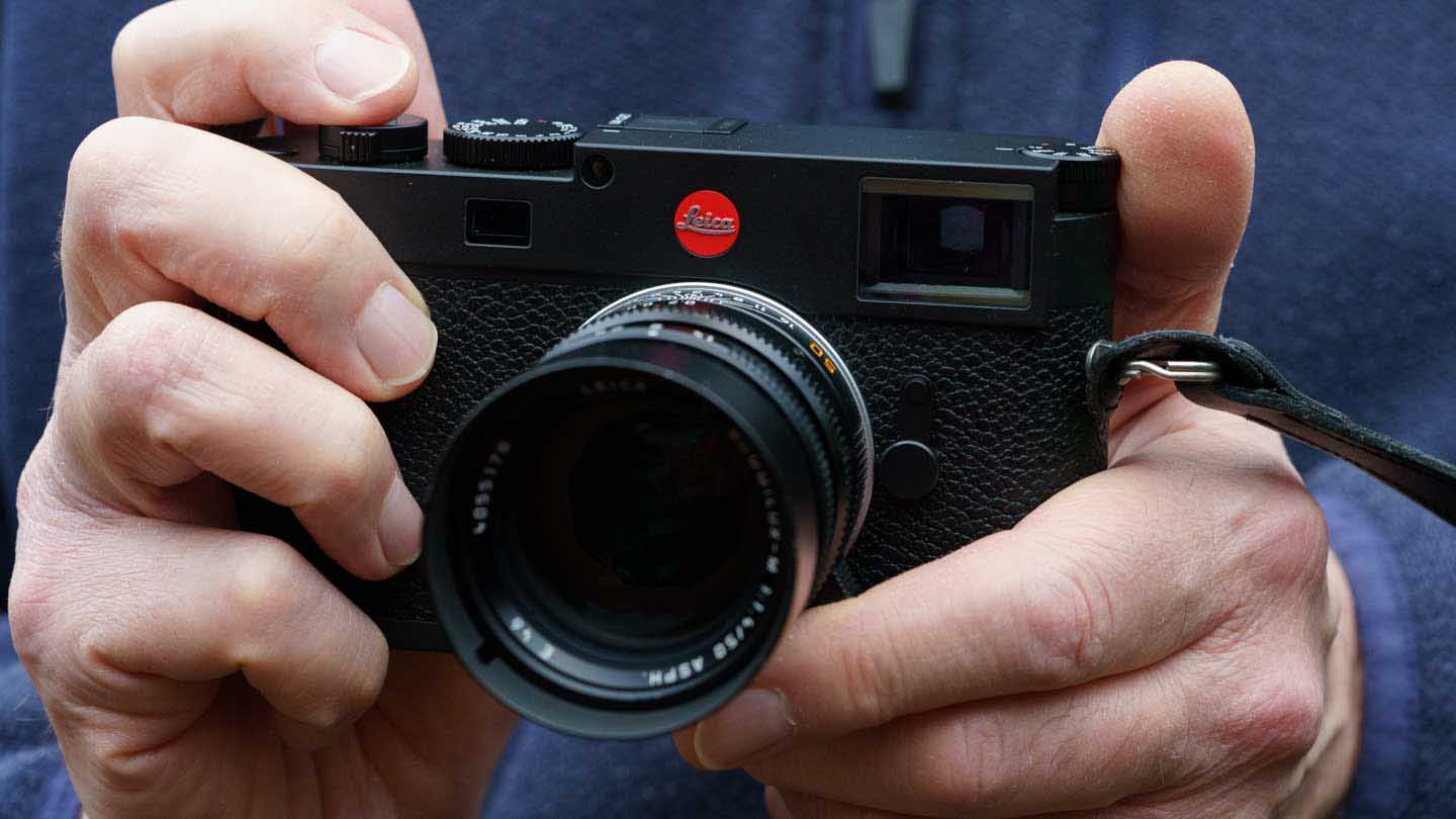 Why Leica Should Incorporate an EVF in M-series Cameras