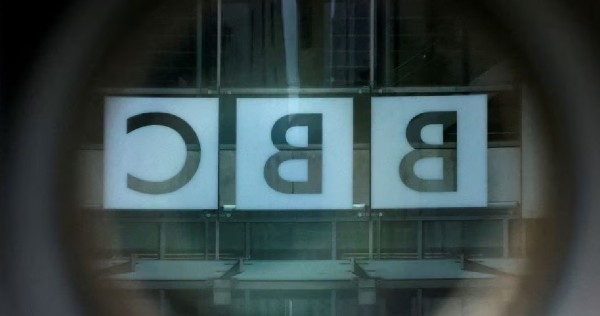 BBC suspends presenter over alleged teenager photos scandal, World News