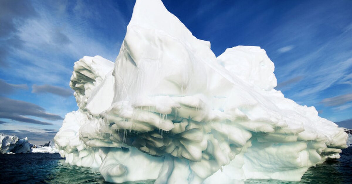 Explorer and photographer lands in Hawaiʻi to talk conservation and climate change