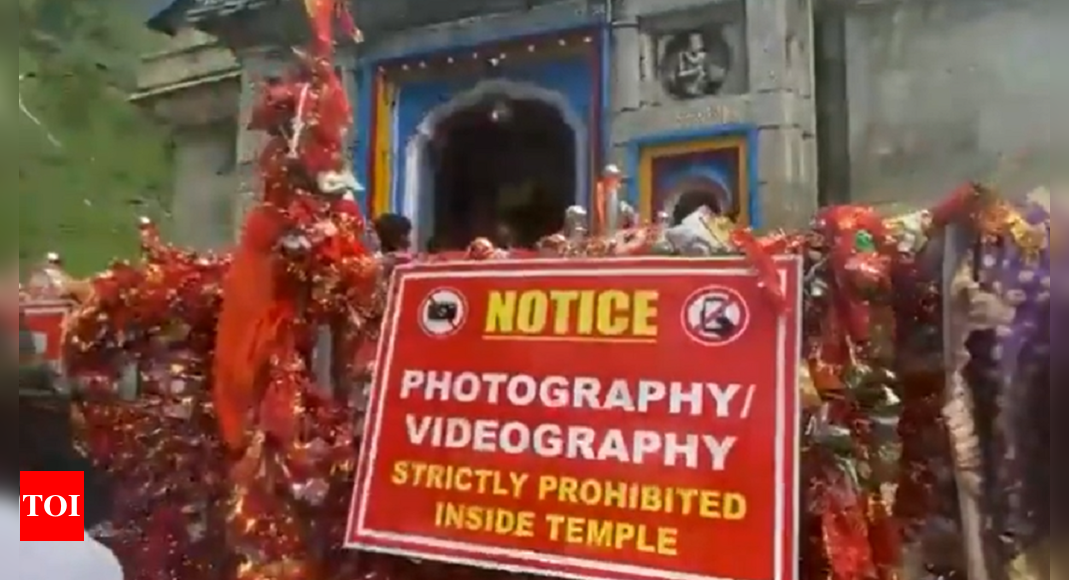 Kedarnath Temple News: Use of mobile phones, photography and videography banned in Kedarnath temple; violators to face legal action | Dehradun News