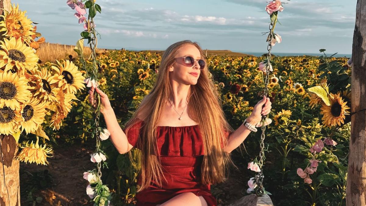 Instagram photo hunters flock to sunflower fields